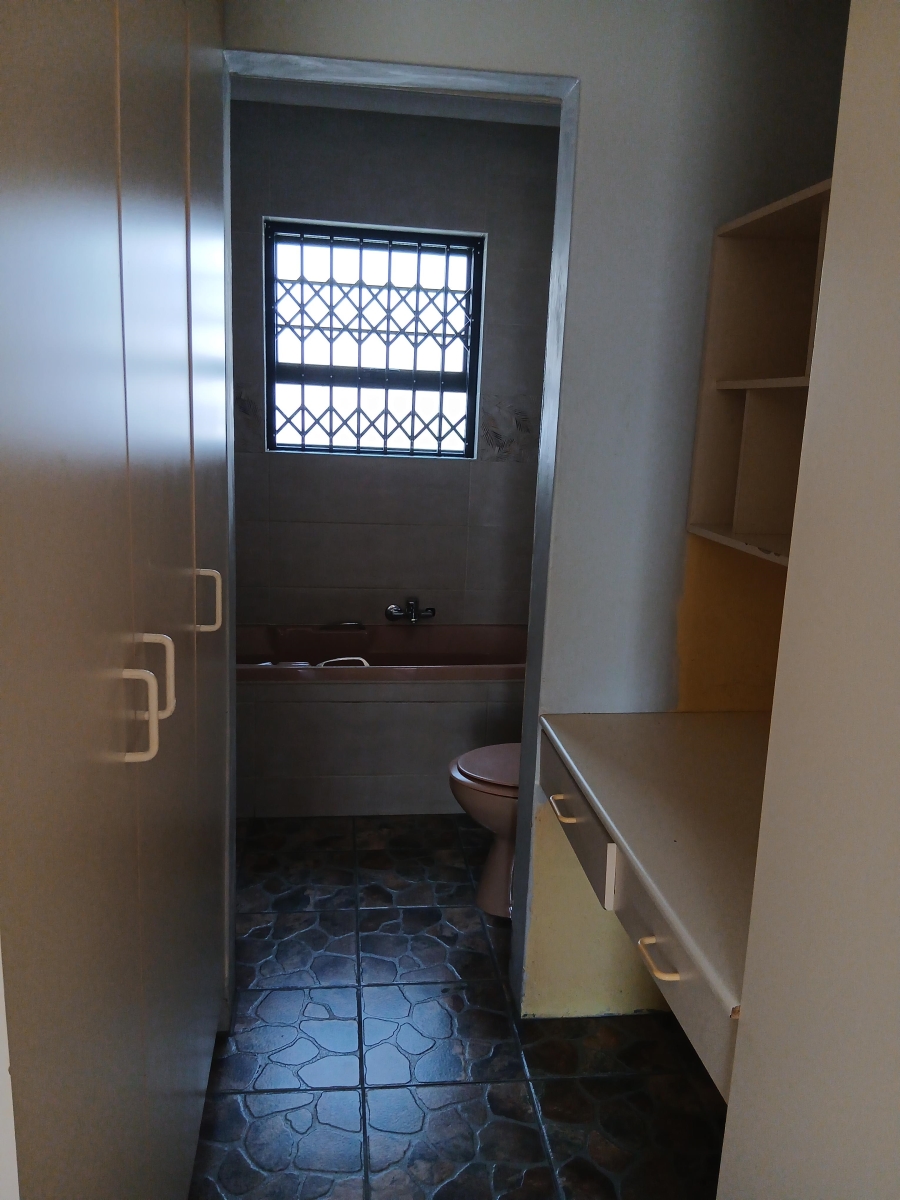 3 Bedroom Property for Sale in Pellsrus Eastern Cape